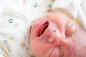 赤ちゃんが夜何度も起きてしまうのは何故？