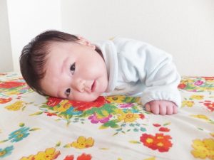 赤ちゃんの首すわり練習のやり方と注意点